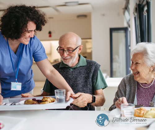 residents in assisted living enjoying lunch 